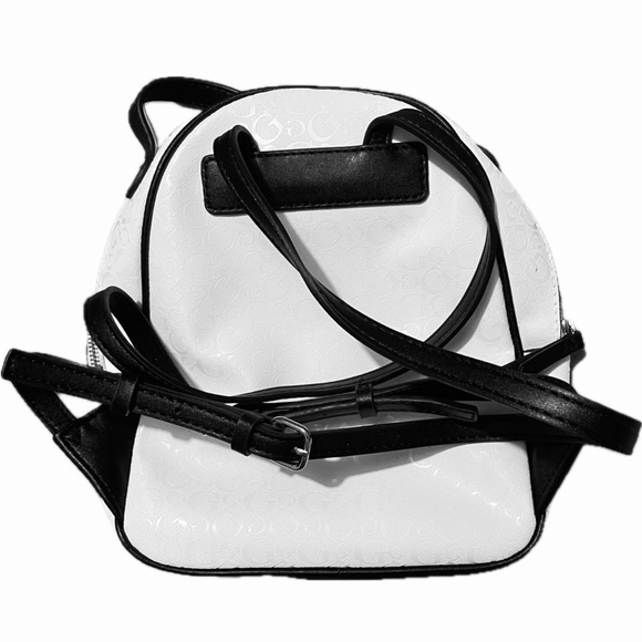 GUESS Los Angeles Logo Mini Backpack - Picture 2 of 9